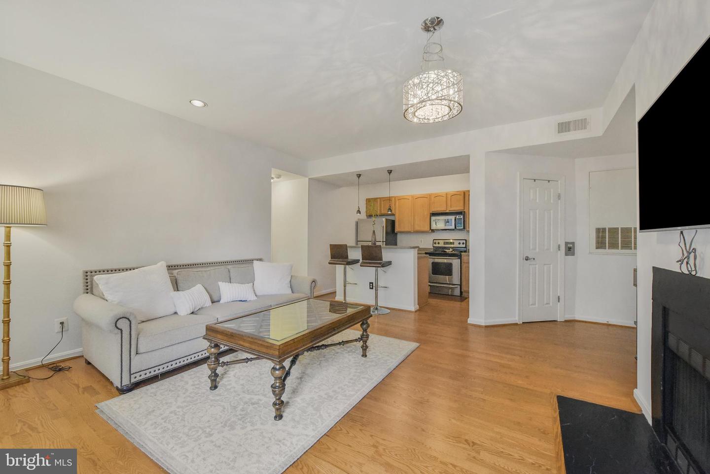 3909 PENDERVIEW DR #1923, FAIRFAX, Virginia 22033, 2 Bedrooms Bedrooms, ,1 BathroomBathrooms,Residential,For sale,3909 PENDERVIEW DR #1923,VAFX2239454 MLS # VAFX2239454