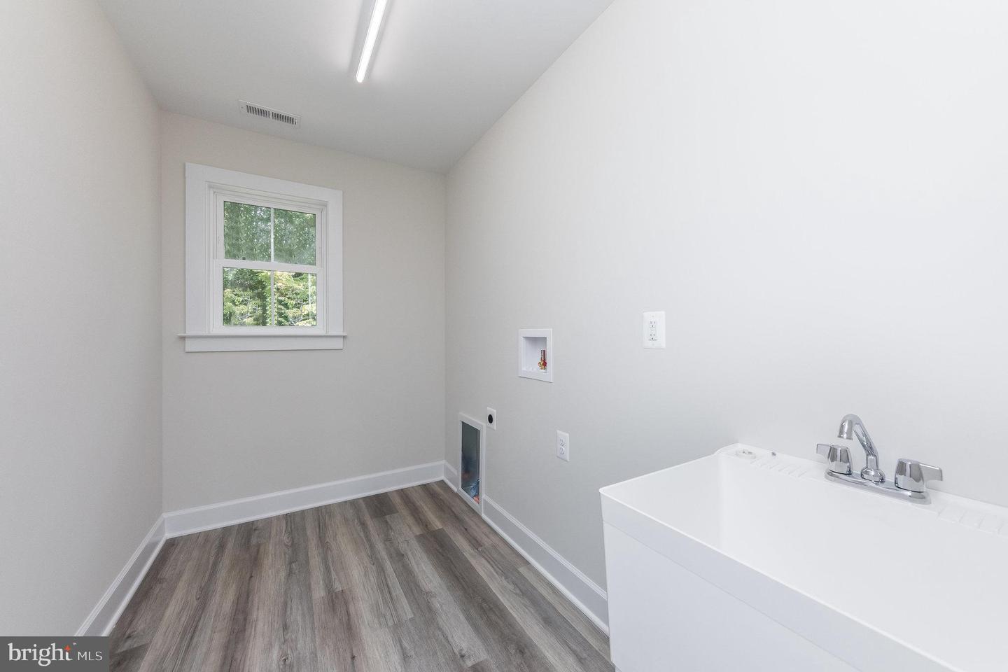 211 ESTES LN, MINERAL, Virginia 23117, 3 Bedrooms Bedrooms, 14 Rooms Rooms,2 BathroomsBathrooms,Residential,For sale,211 ESTES LN,VALA2007822 MLS # VALA2007822