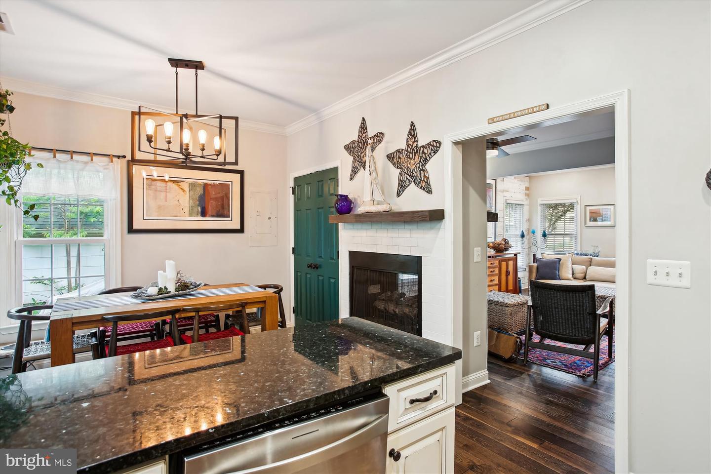 206 CENTER LN, OCCOQUAN, Virginia 22125, 3 Bedrooms Bedrooms, ,2 BathroomsBathrooms,Residential,For sale,206 CENTER LN,VAPW2094270 MLS # VAPW2094270