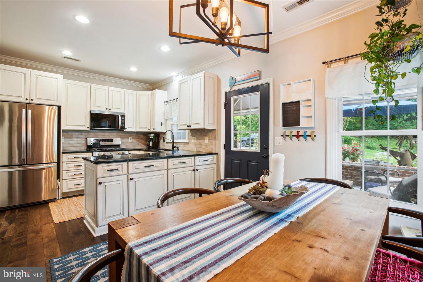 206 CENTER LN, OCCOQUAN, Virginia 22125, 3 Bedrooms Bedrooms, ,2 BathroomsBathrooms,Residential,For sale,206 CENTER LN,VAPW2094270 MLS # VAPW2094270