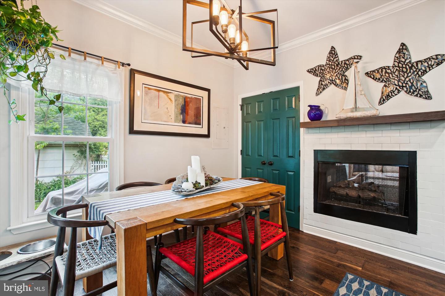 206 CENTER LN, OCCOQUAN, Virginia 22125, 3 Bedrooms Bedrooms, ,2 BathroomsBathrooms,Residential,For sale,206 CENTER LN,VAPW2094270 MLS # VAPW2094270