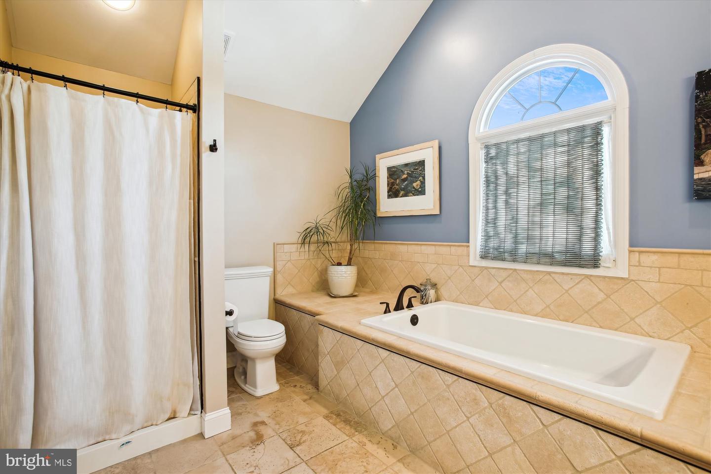 206 CENTER LN, OCCOQUAN, Virginia 22125, 3 Bedrooms Bedrooms, ,2 BathroomsBathrooms,Residential,For sale,206 CENTER LN,VAPW2094270 MLS # VAPW2094270