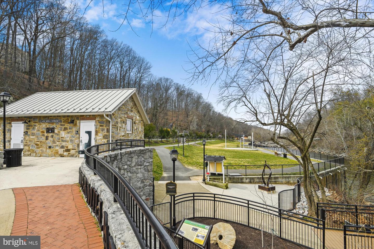 206 CENTER LN, OCCOQUAN, Virginia 22125, 3 Bedrooms Bedrooms, ,2 BathroomsBathrooms,Residential,For sale,206 CENTER LN,VAPW2094270 MLS # VAPW2094270