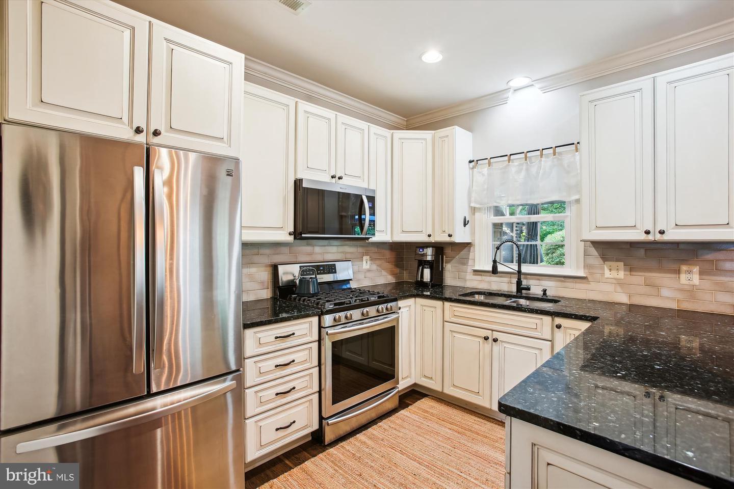 206 CENTER LN, OCCOQUAN, Virginia 22125, 3 Bedrooms Bedrooms, ,2 BathroomsBathrooms,Residential,For sale,206 CENTER LN,VAPW2094270 MLS # VAPW2094270