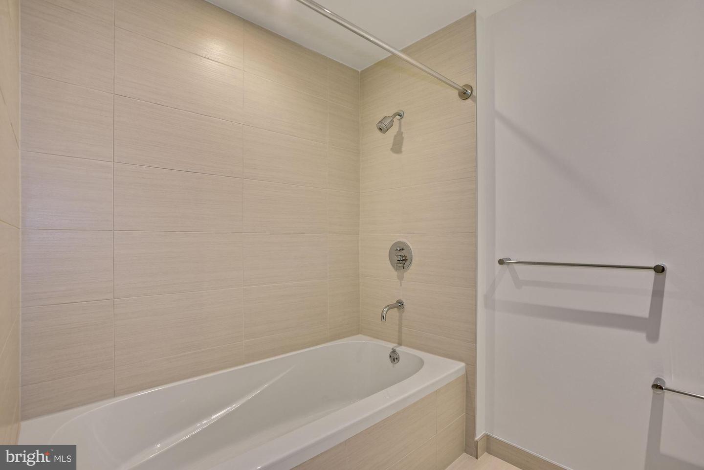 1650 SILVER HILL DR #1303, MCLEAN, Virginia 22102, 2 Bedrooms Bedrooms, ,1 BathroomBathrooms,Residential,For sale,1650 SILVER HILL DR #1303,VAFX2239518 MLS # VAFX2239518