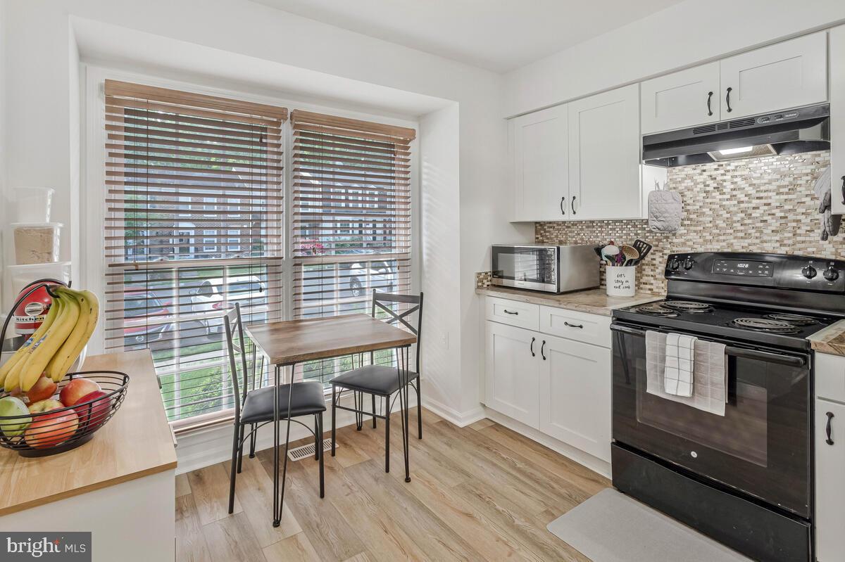 3022 DUNLEIGH CT, WOODBRIDGE, Virginia 22192, 3 Bedrooms Bedrooms, ,2 BathroomsBathrooms,Residential,For sale,3022 DUNLEIGH CT,VAPW2094306 MLS # VAPW2094306