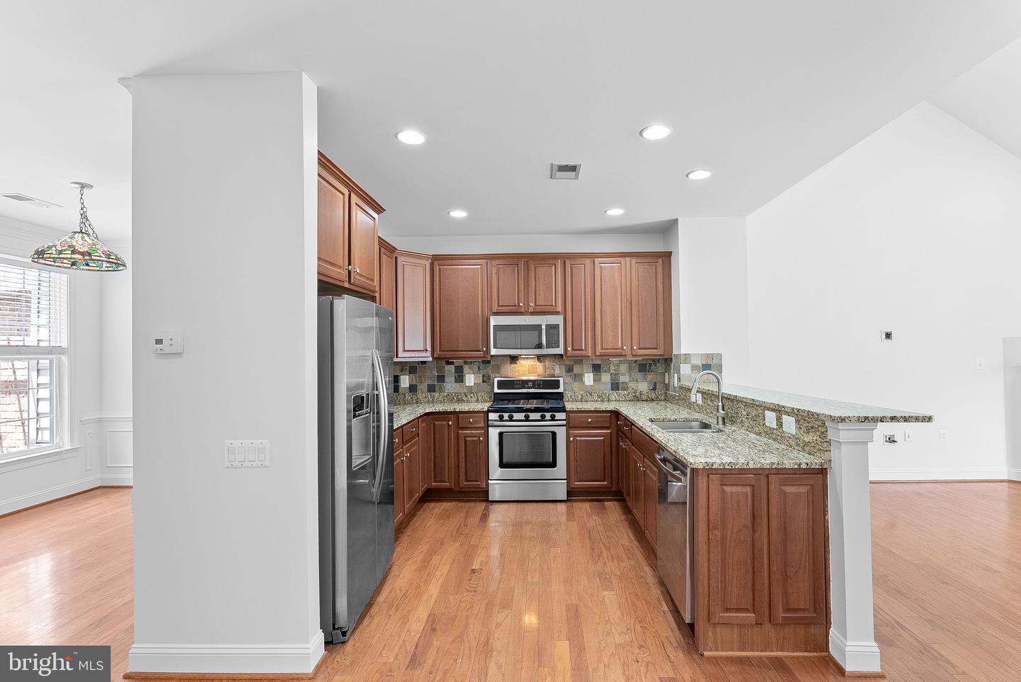 20458 VALLEY FALLS SQ, ASHBURN, Virginia 20147, 2 Bedrooms Bedrooms, ,2 BathroomsBathrooms,Residential,For sale,20458 VALLEY FALLS SQ,VALO2095982 MLS # VALO2095982