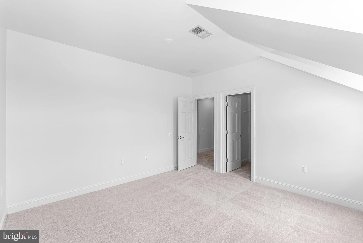 20458 VALLEY FALLS SQ, ASHBURN, Virginia 20147, 2 Bedrooms Bedrooms, ,2 BathroomsBathrooms,Residential,For sale,20458 VALLEY FALLS SQ,VALO2095982 MLS # VALO2095982
