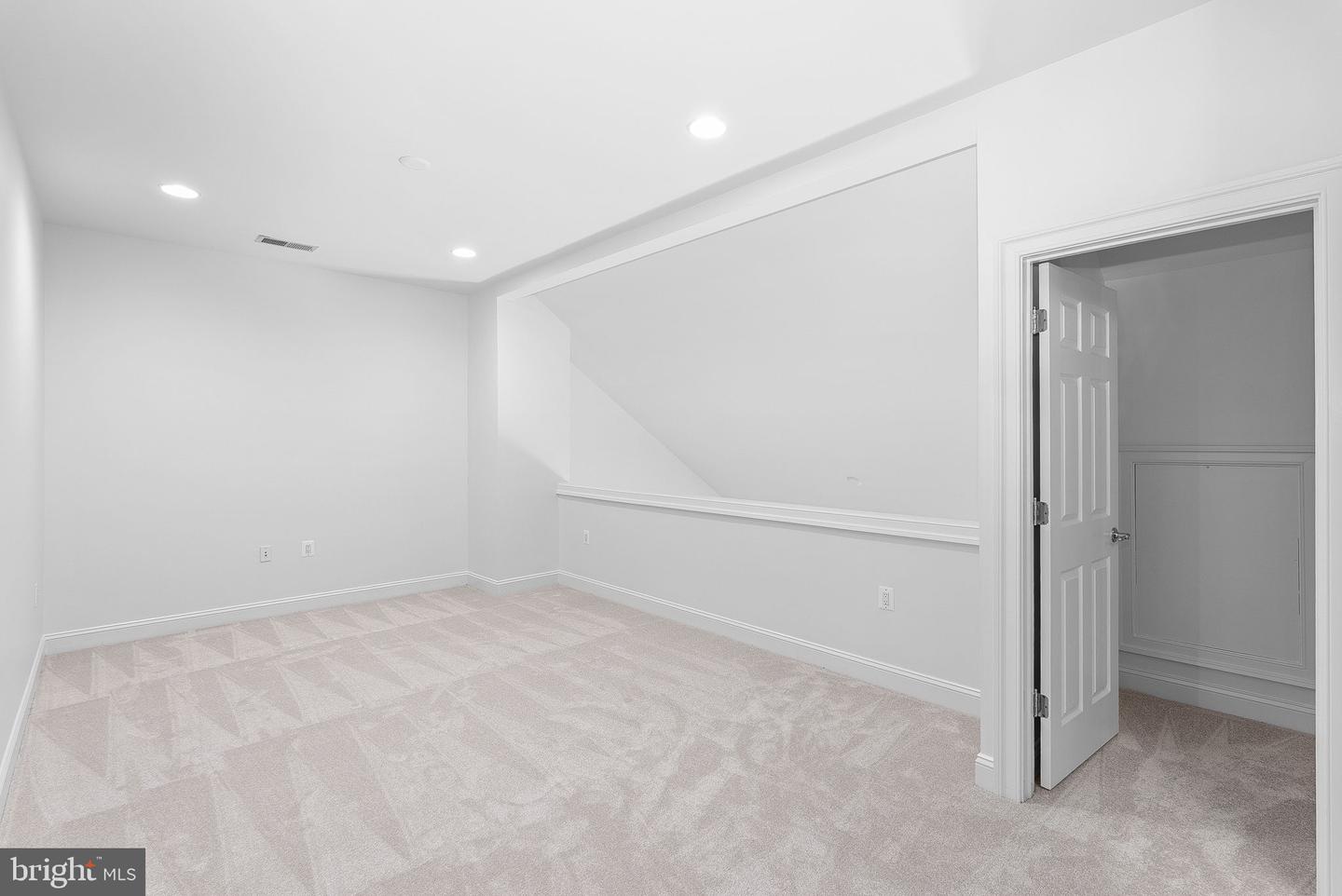 20458 VALLEY FALLS SQ, ASHBURN, Virginia 20147, 2 Bedrooms Bedrooms, ,2 BathroomsBathrooms,Residential,For sale,20458 VALLEY FALLS SQ,VALO2095982 MLS # VALO2095982