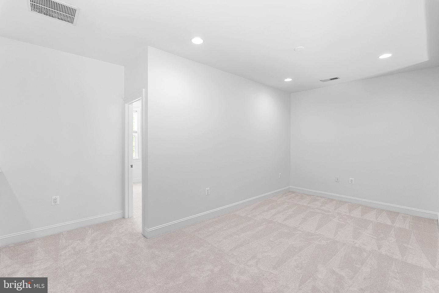 20458 VALLEY FALLS SQ, ASHBURN, Virginia 20147, 2 Bedrooms Bedrooms, ,2 BathroomsBathrooms,Residential,For sale,20458 VALLEY FALLS SQ,VALO2095982 MLS # VALO2095982