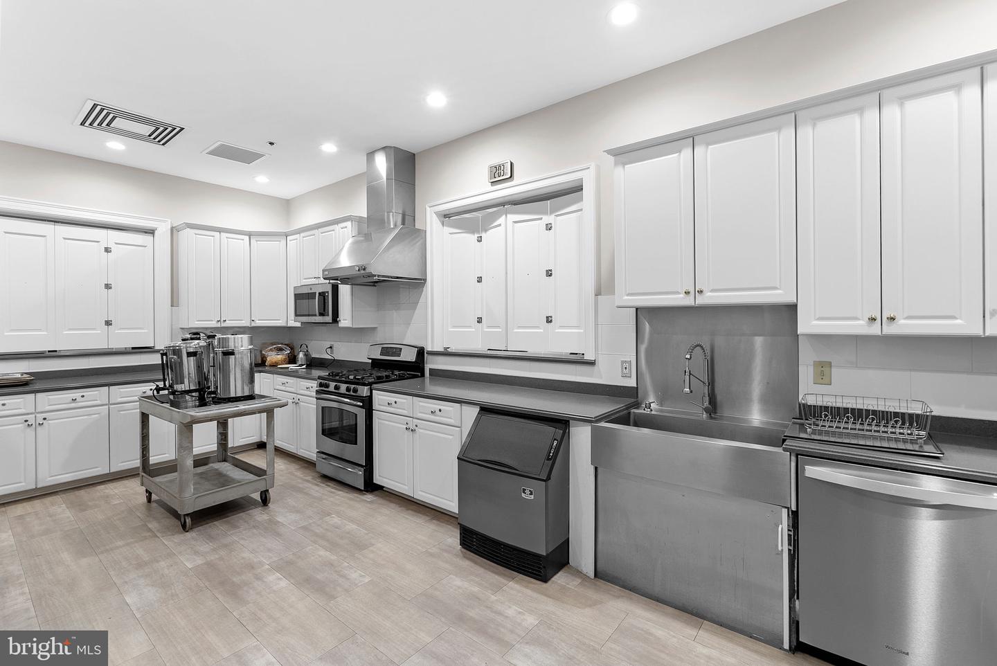 20458 VALLEY FALLS SQ, ASHBURN, Virginia 20147, 2 Bedrooms Bedrooms, ,2 BathroomsBathrooms,Residential,For sale,20458 VALLEY FALLS SQ,VALO2095982 MLS # VALO2095982