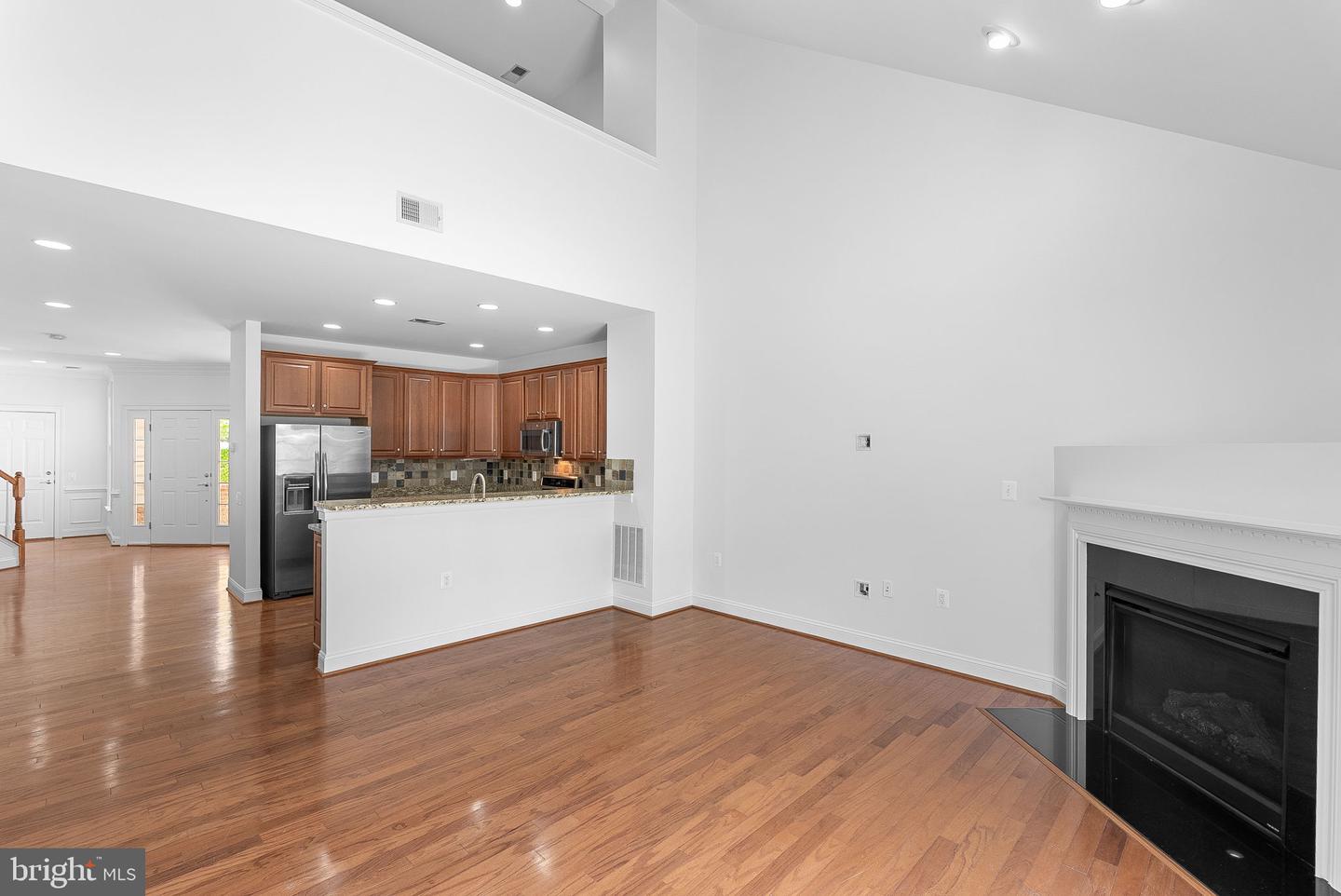 20458 VALLEY FALLS SQ, ASHBURN, Virginia 20147, 2 Bedrooms Bedrooms, ,2 BathroomsBathrooms,Residential,For sale,20458 VALLEY FALLS SQ,VALO2095982 MLS # VALO2095982
