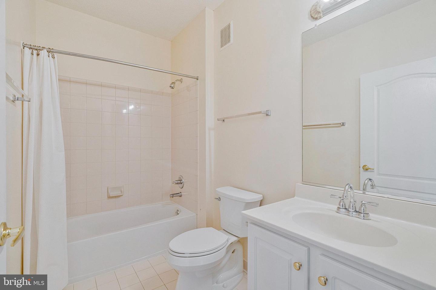 12170 ABINGTON HALL PL #204, RESTON, Virginia 20190, 2 Bedrooms Bedrooms, ,2 BathroomsBathrooms,Residential,For sale,12170 ABINGTON HALL PL #204,VAFX2239624 MLS # VAFX2239624