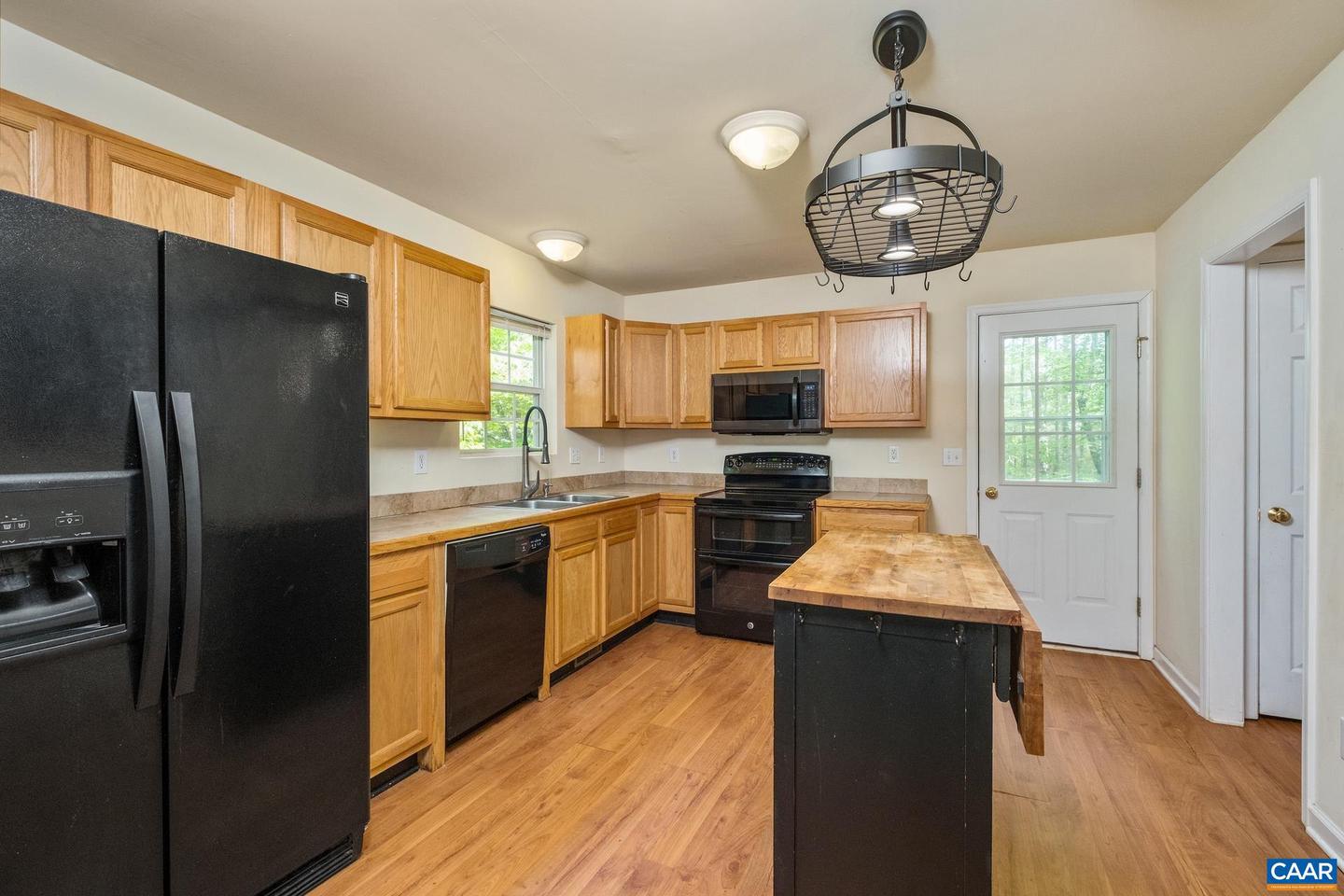 8 SANDY BEACH CT, PALMYRA, Virginia 22963, 3 Bedrooms Bedrooms, ,2 BathroomsBathrooms,Residential,For sale,8 SANDY BEACH CT,664274 MLS # 664274