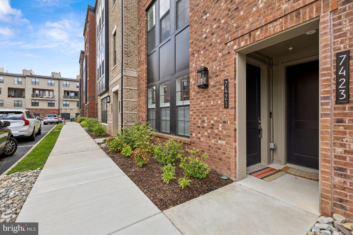 7421 BACKETT WOOD TER #1311, MCLEAN, Virginia 22102, 3 Bedrooms Bedrooms, ,2 BathroomsBathrooms,Residential,For sale,7421 BACKETT WOOD TER #1311,VAFX2239734 MLS # VAFX2239734