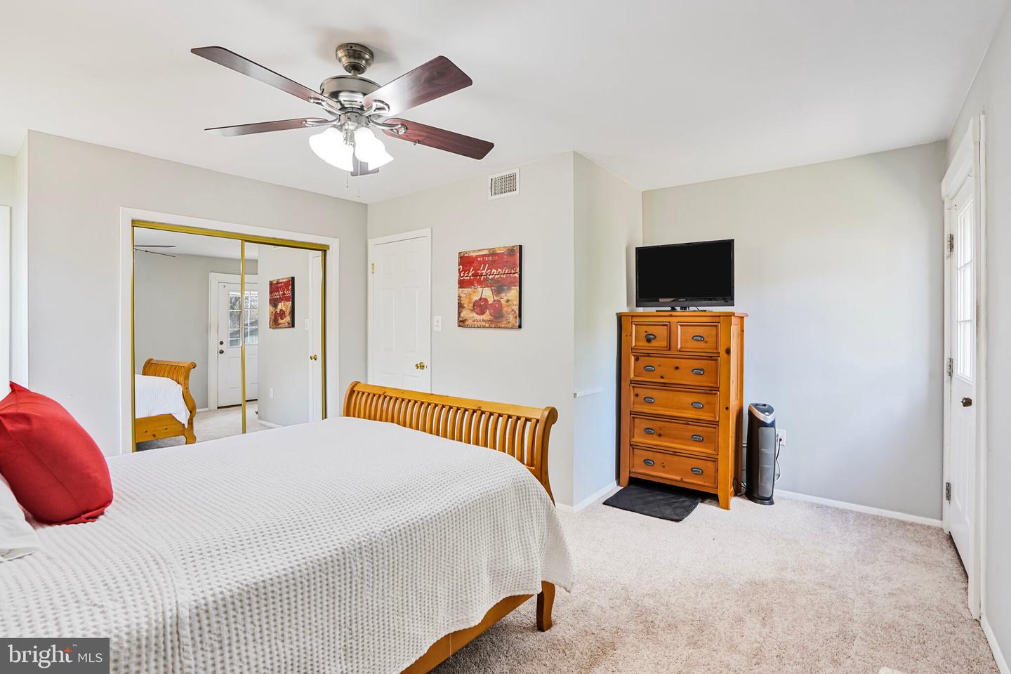 2316 KINGSBURY LN, WOODBRIDGE, Virginia 22192, 3 Bedrooms Bedrooms, ,2 BathroomsBathrooms,Residential,For sale,2316 KINGSBURY LN,VAPW2094338 MLS # VAPW2094338