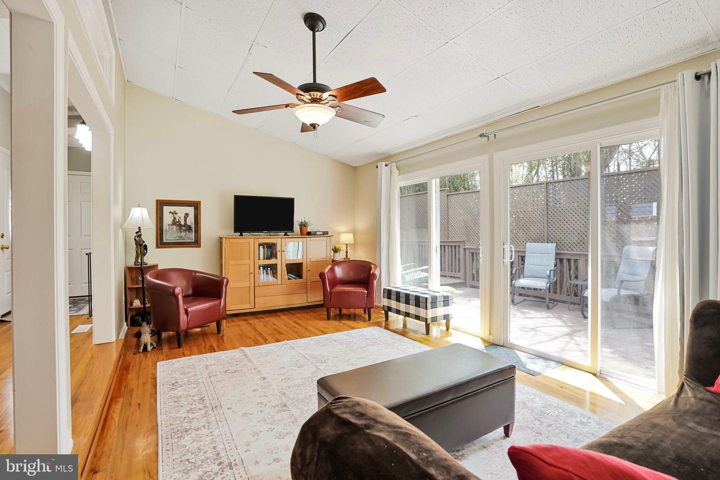 2316 KINGSBURY LN, WOODBRIDGE, Virginia 22192, 3 Bedrooms Bedrooms, ,2 BathroomsBathrooms,Residential,For sale,2316 KINGSBURY LN,VAPW2094338 MLS # VAPW2094338