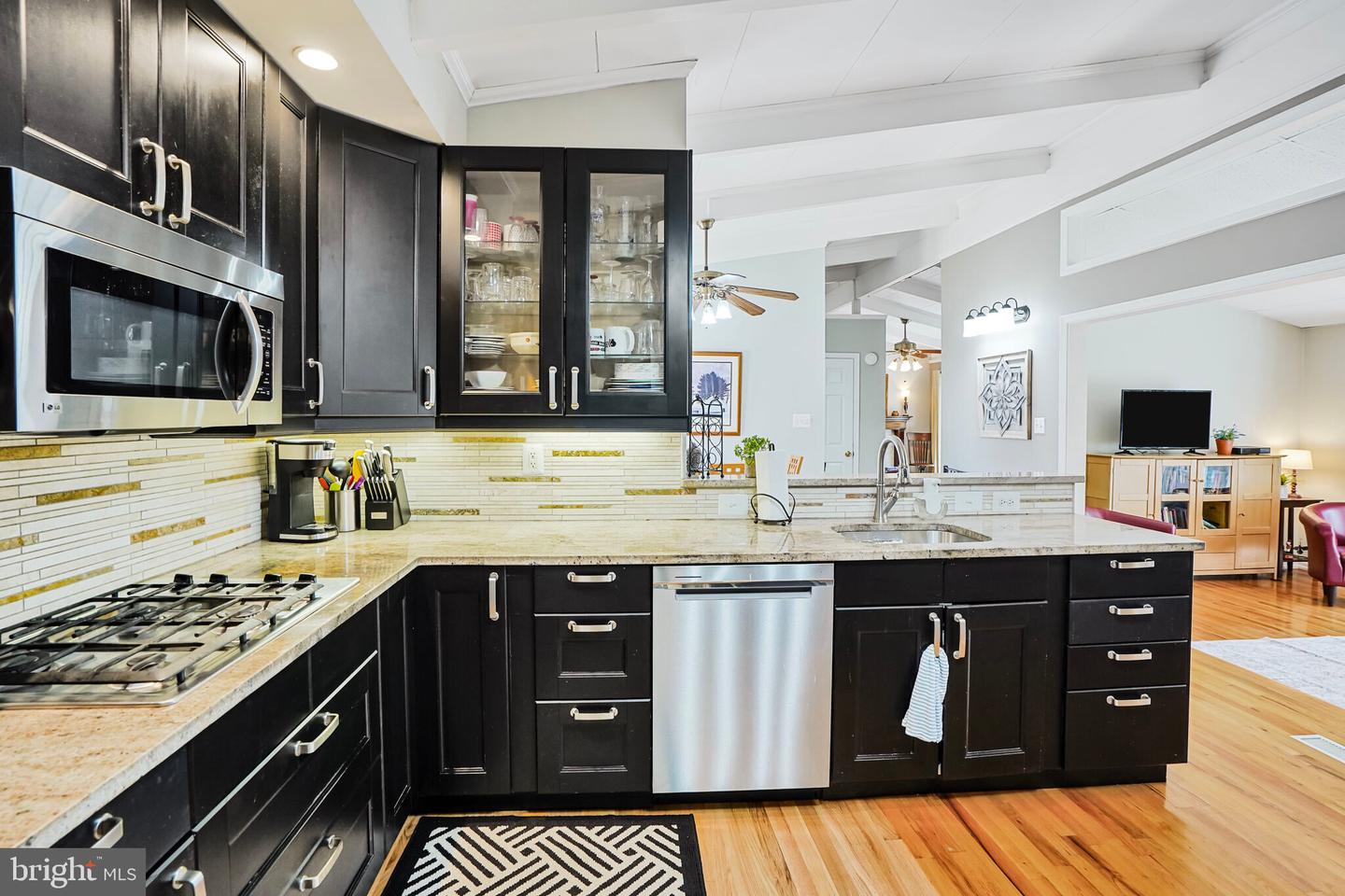 2316 KINGSBURY LN, WOODBRIDGE, Virginia 22192, 3 Bedrooms Bedrooms, ,2 BathroomsBathrooms,Residential,For sale,2316 KINGSBURY LN,VAPW2094338 MLS # VAPW2094338
