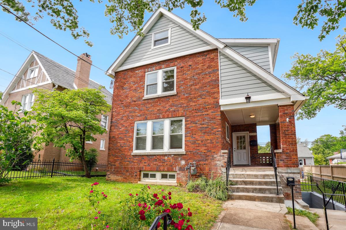 1706 OTIS ST NE, WASHINGTON, District Of Columbia 20018, 6 Bedrooms Bedrooms, ,4 BathroomsBathrooms,Residential,For sale,1706 OTIS ST NE,DCDC2199856 MLS # DCDC2199856