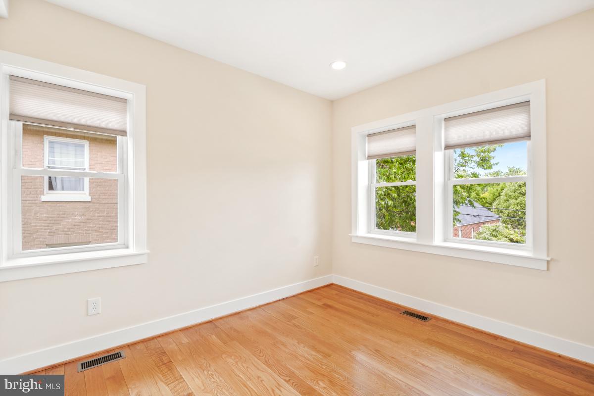 1706 OTIS ST NE, WASHINGTON, District Of Columbia 20018, 6 Bedrooms Bedrooms, ,4 BathroomsBathrooms,Residential,For sale,1706 OTIS ST NE,DCDC2199856 MLS # DCDC2199856
