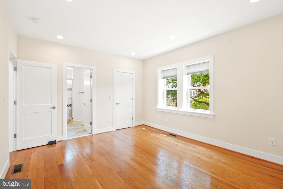 1706 OTIS ST NE, WASHINGTON, District Of Columbia 20018, 6 Bedrooms Bedrooms, ,4 BathroomsBathrooms,Residential,For sale,1706 OTIS ST NE,DCDC2199856 MLS # DCDC2199856