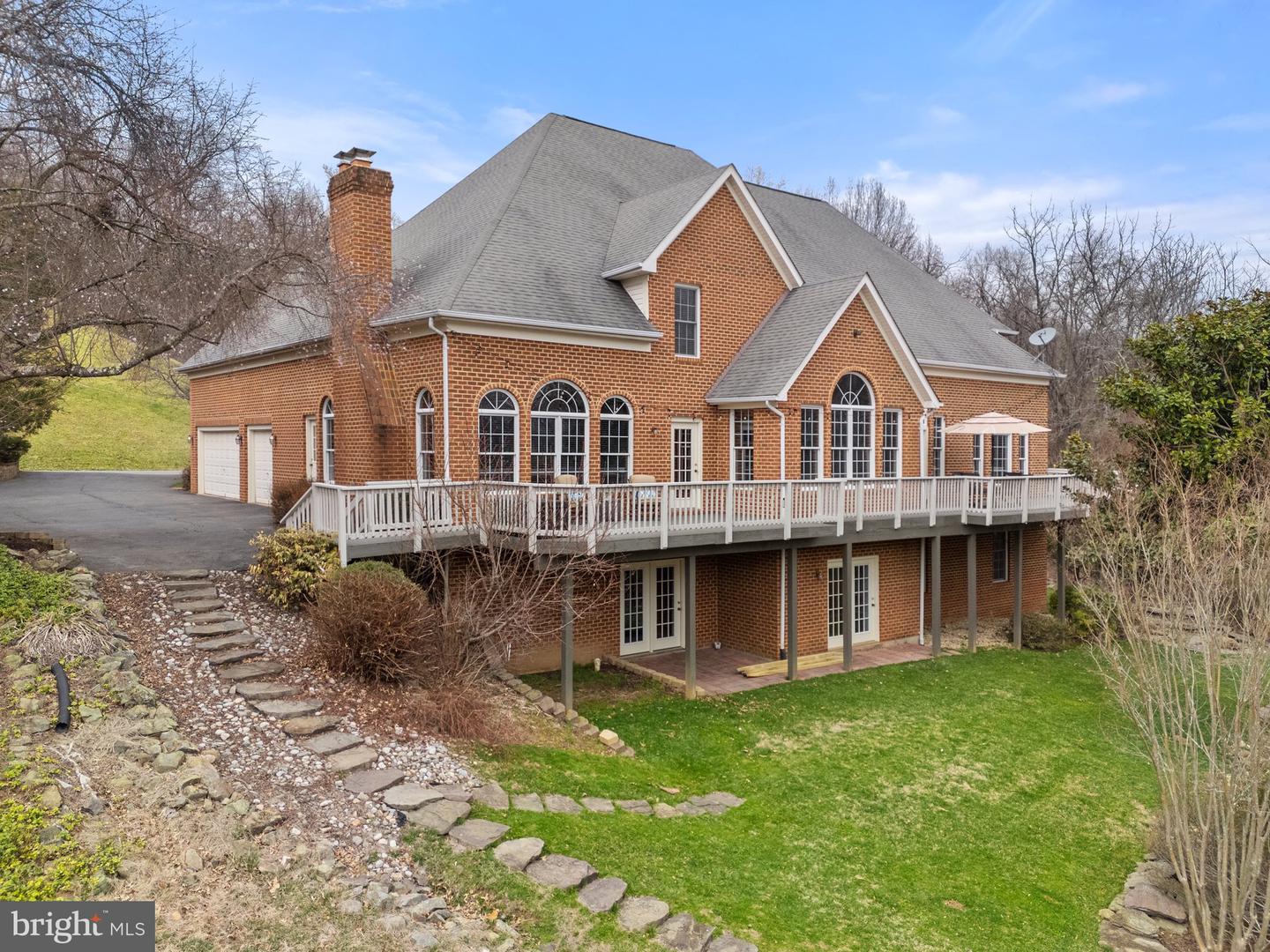 7887 WELLINGTON DR, WARRENTON, Virginia 20186, 6 Bedrooms Bedrooms, ,5 BathroomsBathrooms,Residential,For sale,7887 WELLINGTON DR,VAFQ2016562 MLS # VAFQ2016562