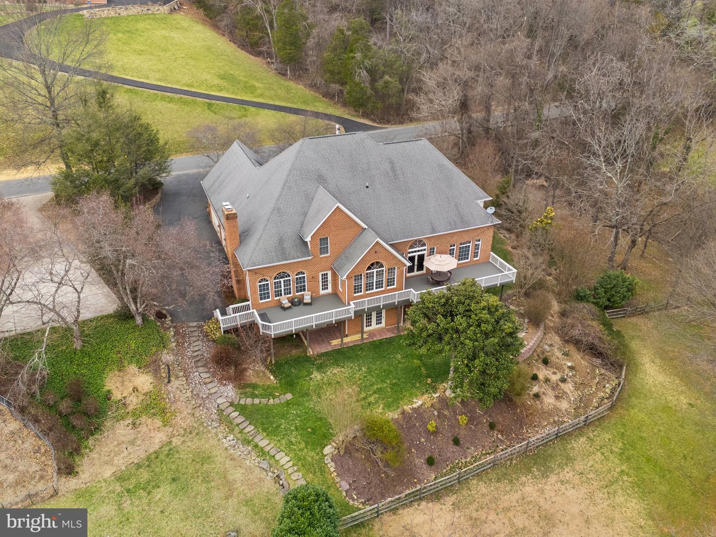 7887 WELLINGTON DR, WARRENTON, Virginia 20186, 6 Bedrooms Bedrooms, ,5 BathroomsBathrooms,Residential,For sale,7887 WELLINGTON DR,VAFQ2016562 MLS # VAFQ2016562