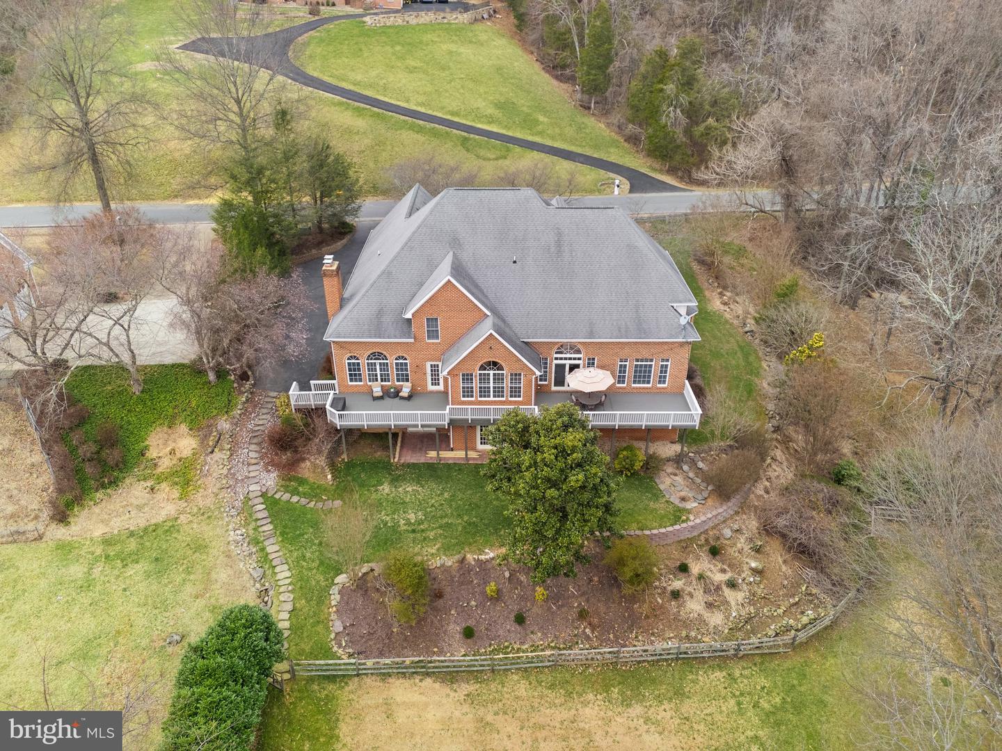 7887 WELLINGTON DR, WARRENTON, Virginia 20186, 6 Bedrooms Bedrooms, ,5 BathroomsBathrooms,Residential,For sale,7887 WELLINGTON DR,VAFQ2016562 MLS # VAFQ2016562