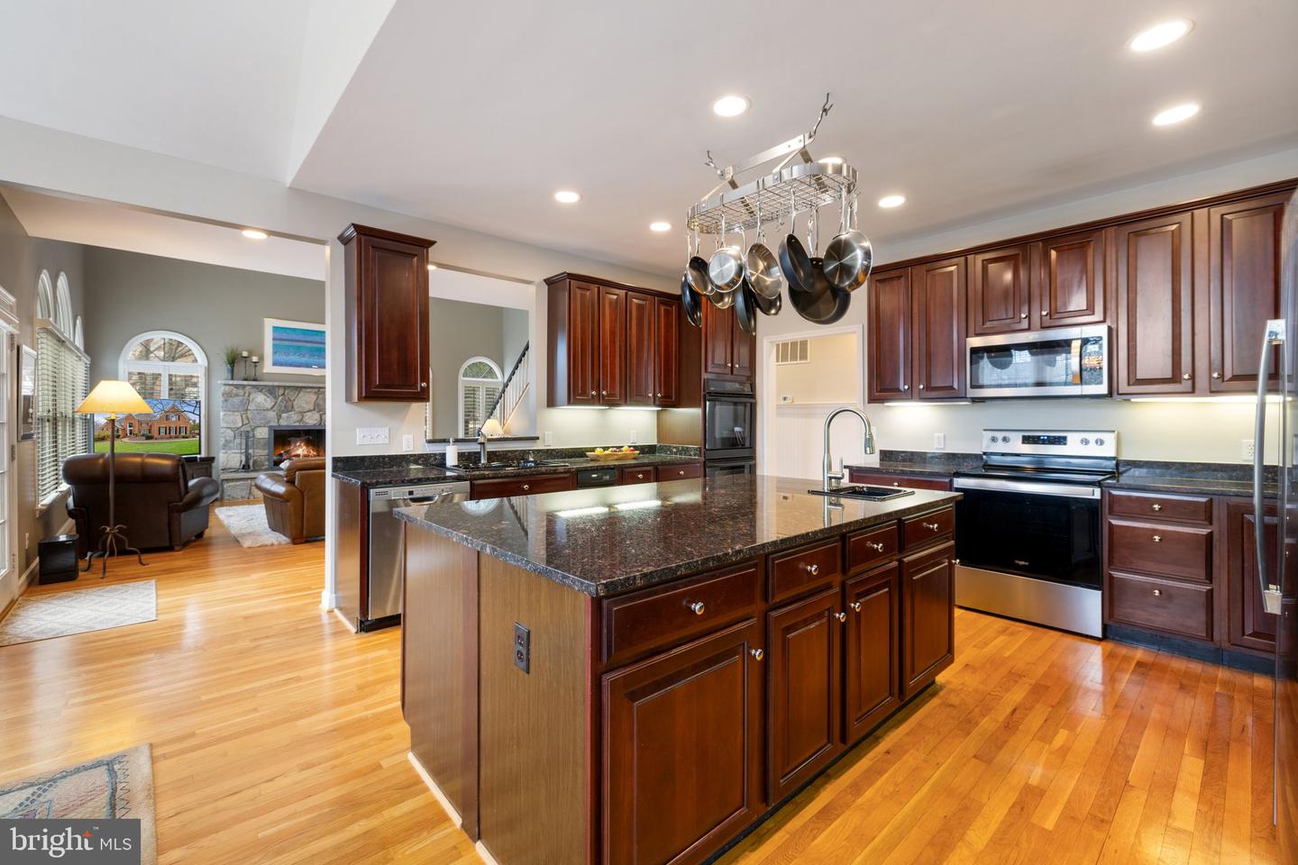7887 WELLINGTON DR, WARRENTON, Virginia 20186, 6 Bedrooms Bedrooms, ,5 BathroomsBathrooms,Residential,For sale,7887 WELLINGTON DR,VAFQ2016562 MLS # VAFQ2016562