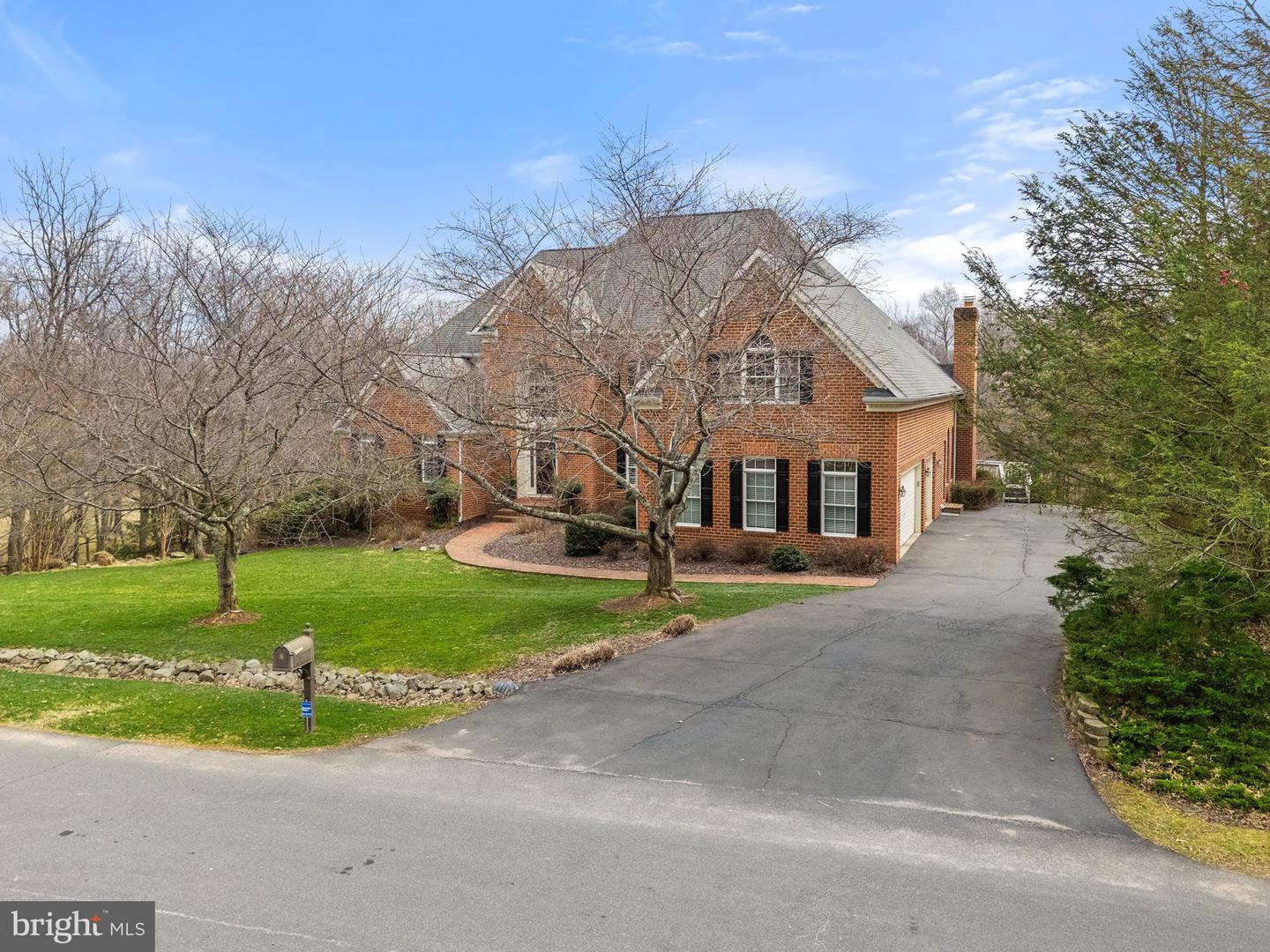 7887 WELLINGTON DR, WARRENTON, Virginia 20186, 6 Bedrooms Bedrooms, ,5 BathroomsBathrooms,Residential,For sale,7887 WELLINGTON DR,VAFQ2016562 MLS # VAFQ2016562