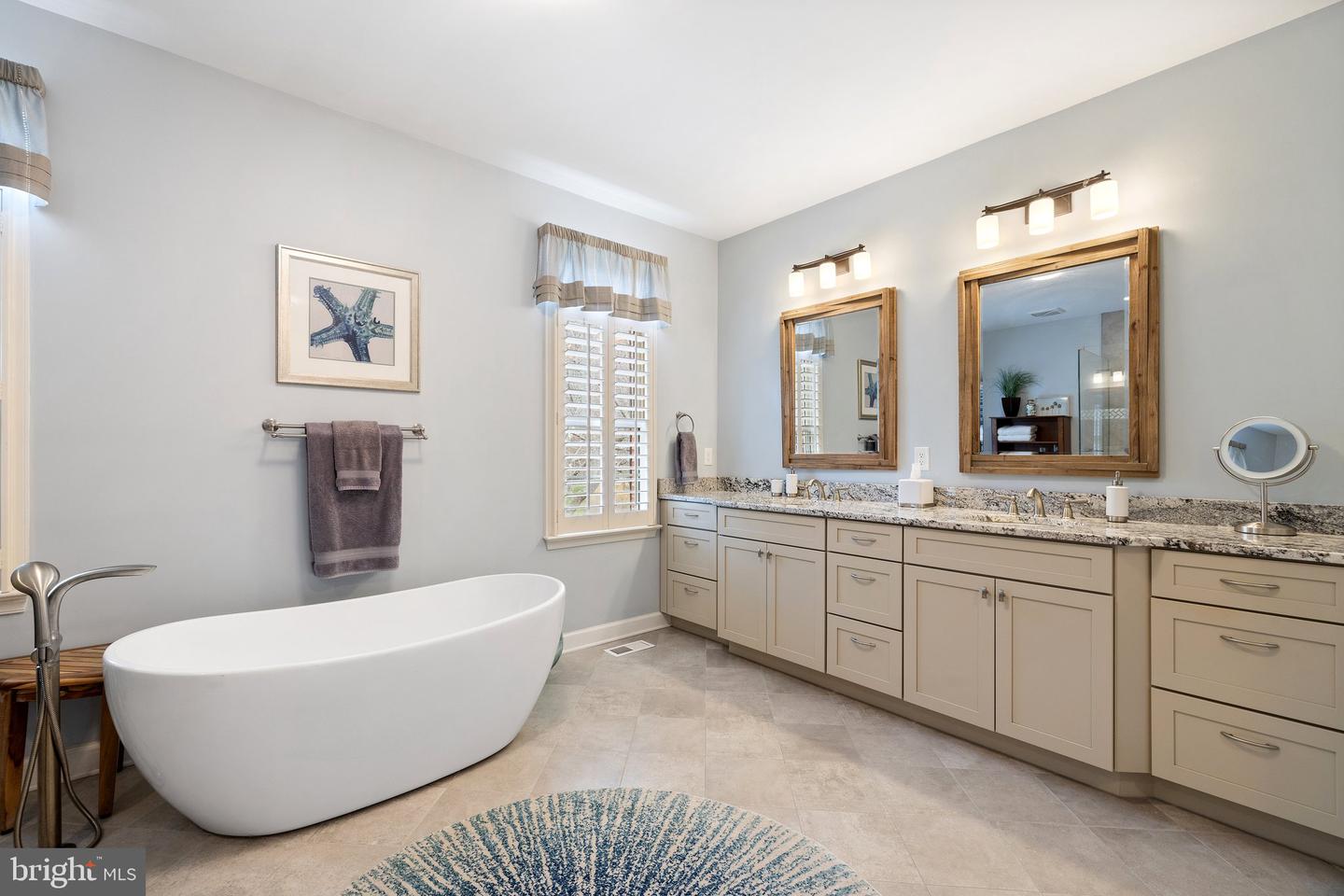 7887 WELLINGTON DR, WARRENTON, Virginia 20186, 6 Bedrooms Bedrooms, ,5 BathroomsBathrooms,Residential,For sale,7887 WELLINGTON DR,VAFQ2016562 MLS # VAFQ2016562