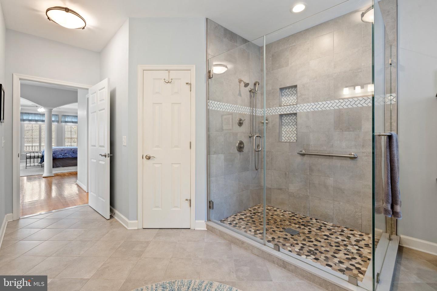 7887 WELLINGTON DR, WARRENTON, Virginia 20186, 6 Bedrooms Bedrooms, ,5 BathroomsBathrooms,Residential,For sale,7887 WELLINGTON DR,VAFQ2016562 MLS # VAFQ2016562