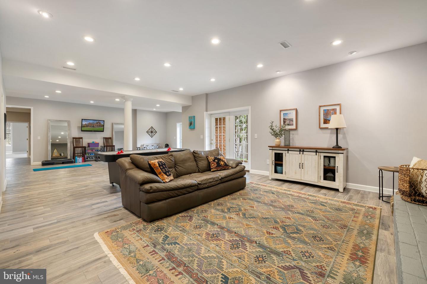 7887 WELLINGTON DR, WARRENTON, Virginia 20186, 6 Bedrooms Bedrooms, ,5 BathroomsBathrooms,Residential,For sale,7887 WELLINGTON DR,VAFQ2016562 MLS # VAFQ2016562