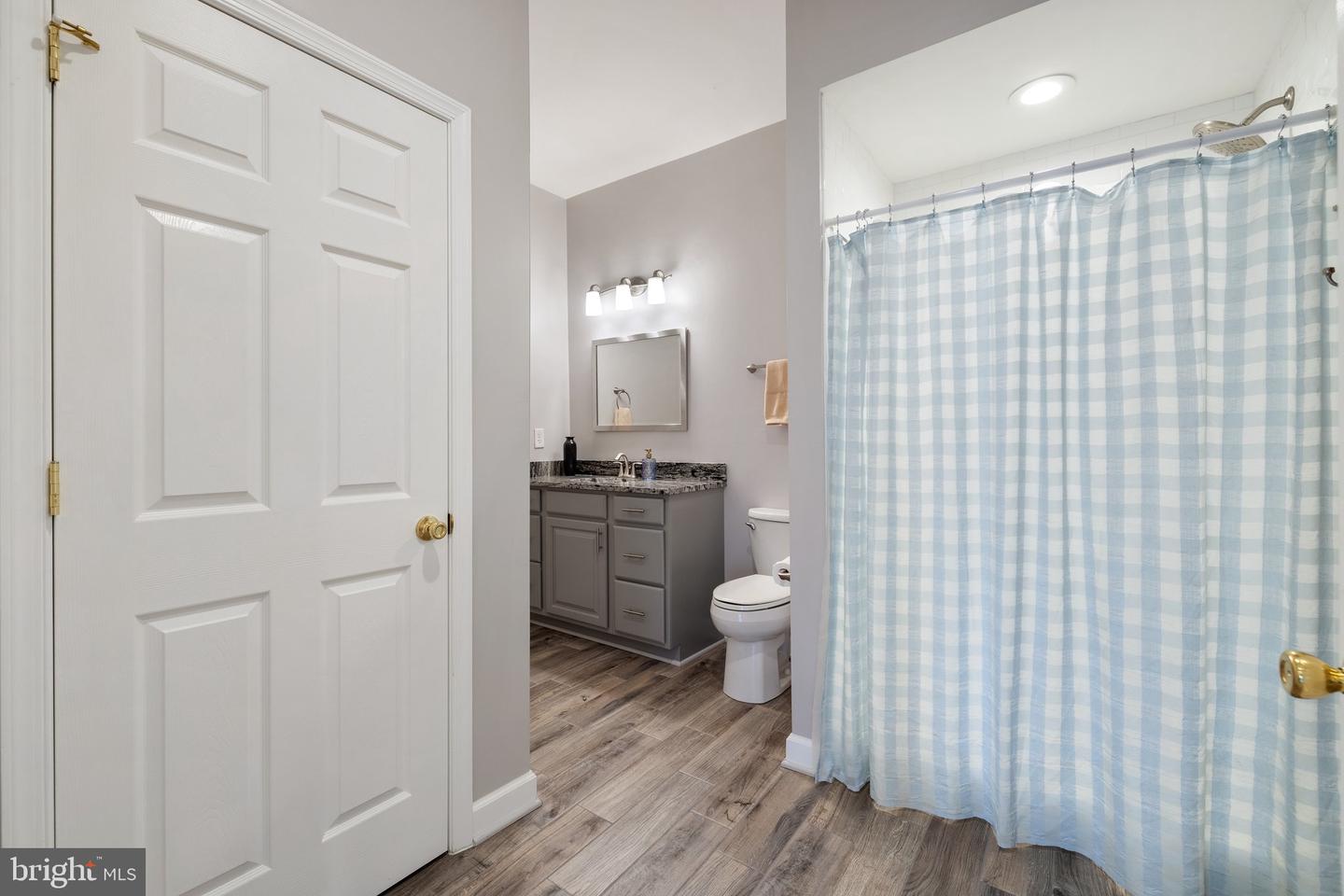 7887 WELLINGTON DR, WARRENTON, Virginia 20186, 6 Bedrooms Bedrooms, ,5 BathroomsBathrooms,Residential,For sale,7887 WELLINGTON DR,VAFQ2016562 MLS # VAFQ2016562