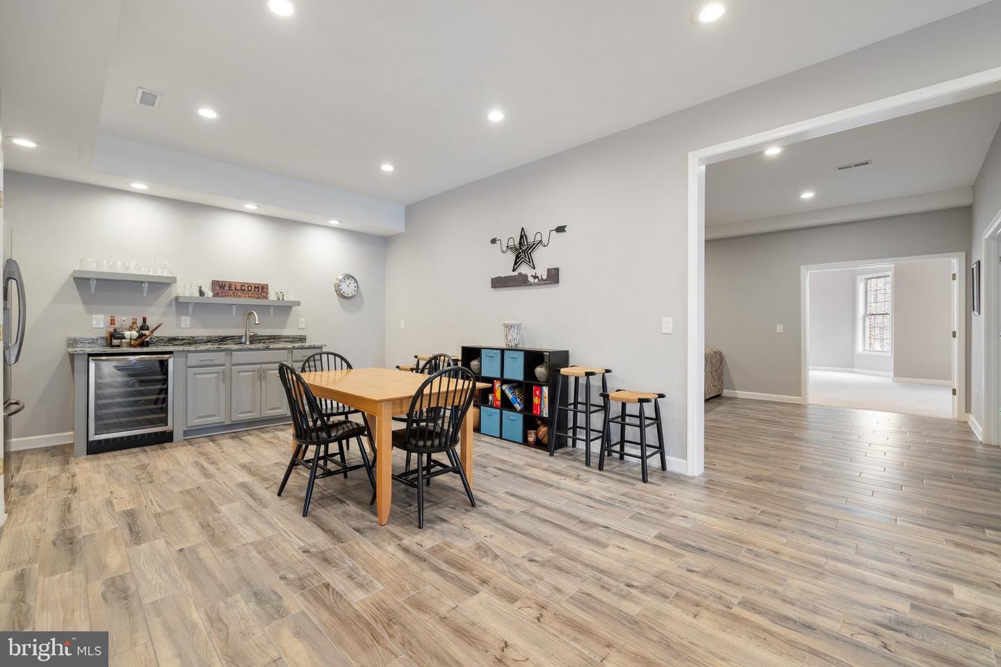 7887 WELLINGTON DR, WARRENTON, Virginia 20186, 6 Bedrooms Bedrooms, ,5 BathroomsBathrooms,Residential,For sale,7887 WELLINGTON DR,VAFQ2016562 MLS # VAFQ2016562