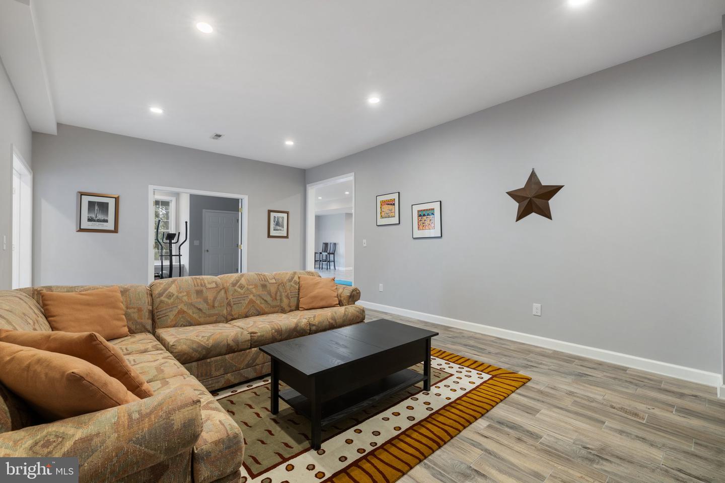 7887 WELLINGTON DR, WARRENTON, Virginia 20186, 6 Bedrooms Bedrooms, ,5 BathroomsBathrooms,Residential,For sale,7887 WELLINGTON DR,VAFQ2016562 MLS # VAFQ2016562
