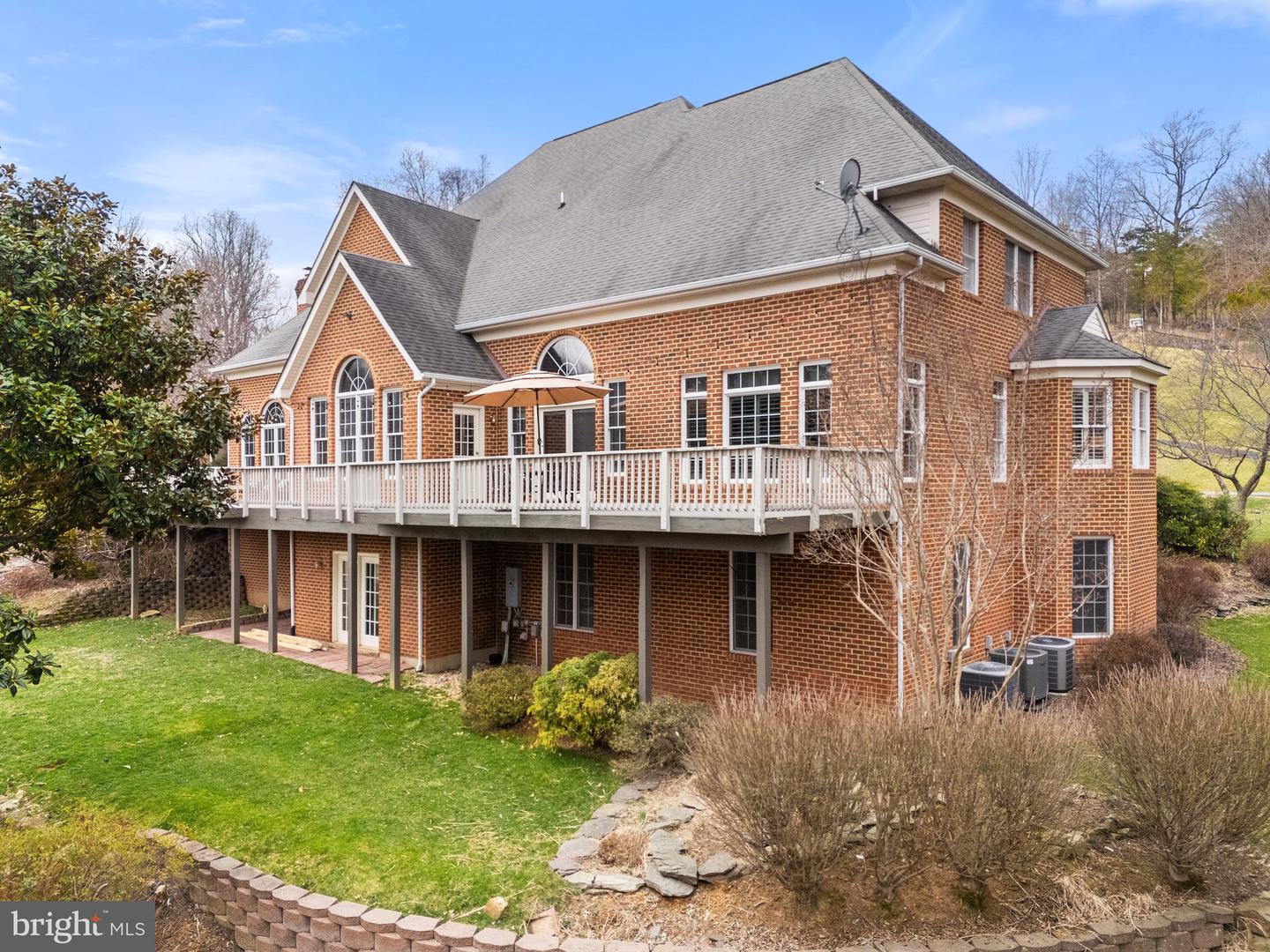 7887 WELLINGTON DR, WARRENTON, Virginia 20186, 6 Bedrooms Bedrooms, ,5 BathroomsBathrooms,Residential,For sale,7887 WELLINGTON DR,VAFQ2016562 MLS # VAFQ2016562