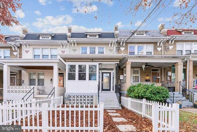 734 INGRAHAM ST NW, WASHINGTON, District Of Columbia 20011, 4 Bedrooms Bedrooms, ,3 BathroomsBathrooms,Residential,For sale,734 INGRAHAM ST NW,DCDC2199926 MLS # DCDC2199926