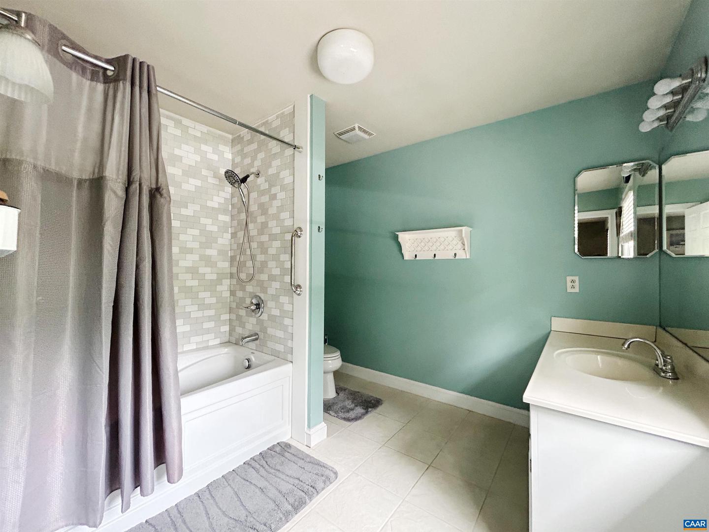 102 BOLLINGBROOK DR, CHARLOTTESVILLE, Virginia 22911, 3 Bedrooms Bedrooms, ,3 BathroomsBathrooms,Residential,For sale,102 BOLLINGBROOK DR,664326 MLS # 664326