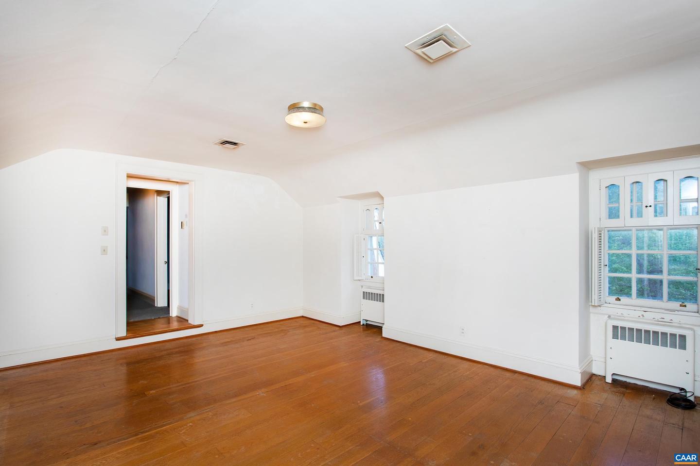 293 LLAMA FARM RD, CHARLOTTESVILLE, Virginia 22902, 3 Bedrooms Bedrooms, ,4 BathroomsBathrooms,Residential,For sale,293 LLAMA FARM RD,664327 MLS # 664327