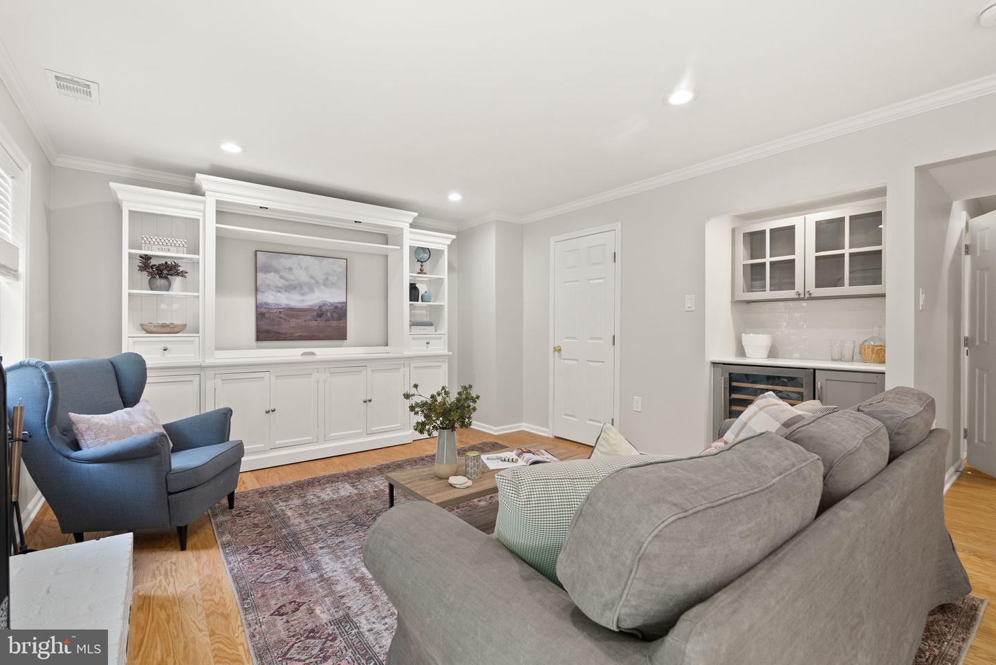6601 MCLEAN CT, MCLEAN, Virginia 22101, 4 Bedrooms Bedrooms, ,3 BathroomsBathrooms,Residential,For sale,6601 MCLEAN CT,VAFX2239790 MLS # VAFX2239790