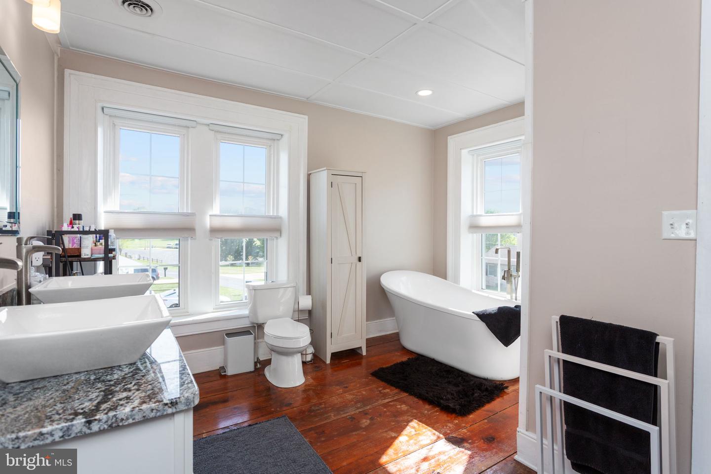 644 EARLY DR, BROADWAY, Virginia 22815, 6 Bedrooms Bedrooms, ,4 BathroomsBathrooms,Residential,For sale,644 EARLY DR,VARO2002280 MLS # VARO2002280