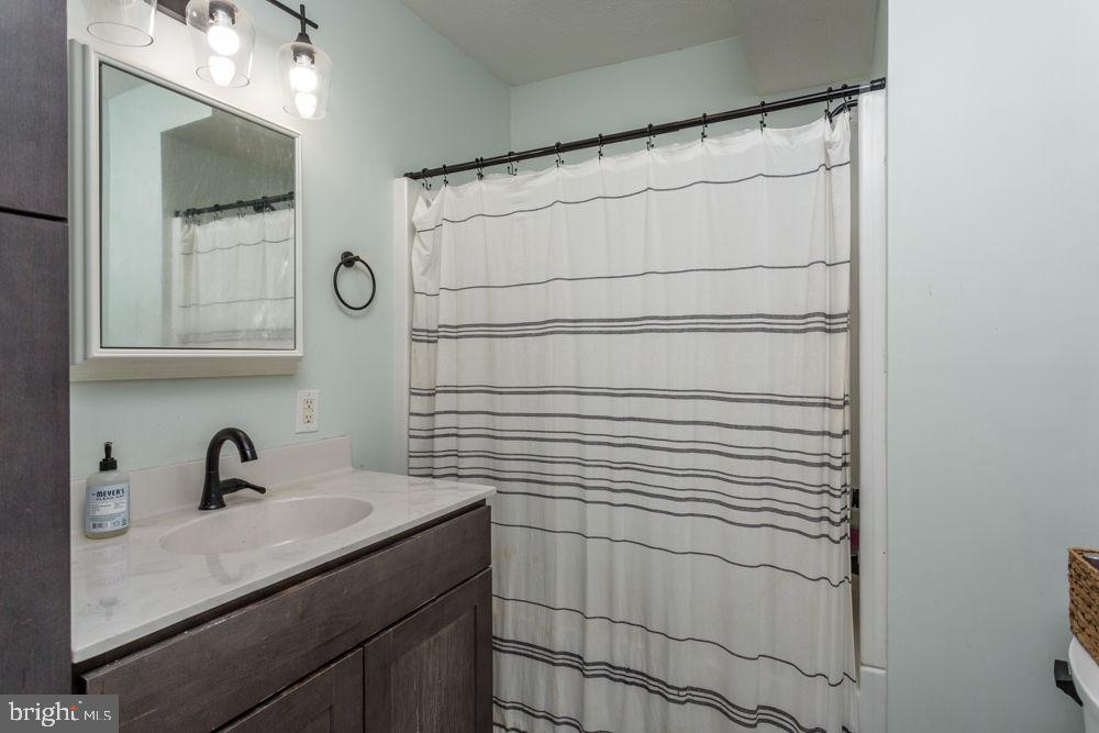 644 EARLY DR, BROADWAY, Virginia 22815, 6 Bedrooms Bedrooms, ,4 BathroomsBathrooms,Residential,For sale,644 EARLY DR,VARO2002280 MLS # VARO2002280