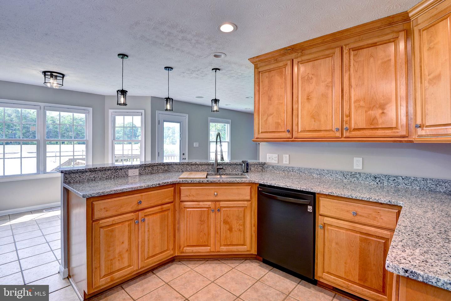 800 CANTEBERRY LN, SMITHFIELD, Virginia 23430, 4 Bedrooms Bedrooms, 8 Rooms Rooms,2 BathroomsBathrooms,Residential,For sale,800 CANTEBERRY LN,VAIW2000054 MLS # VAIW2000054