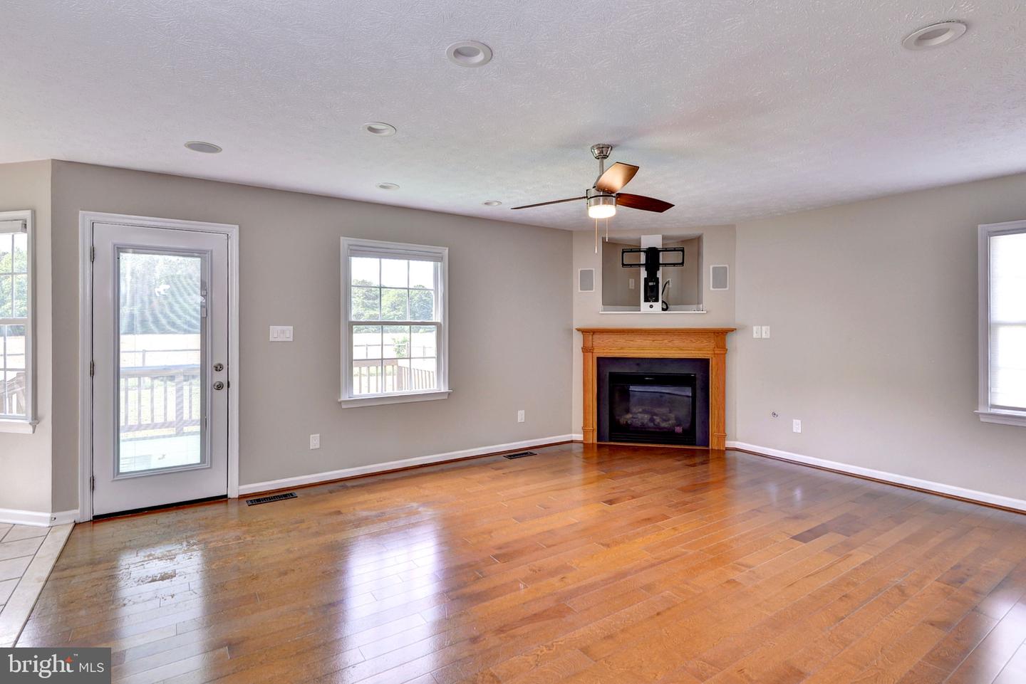 800 CANTEBERRY LN, SMITHFIELD, Virginia 23430, 4 Bedrooms Bedrooms, 8 Rooms Rooms,2 BathroomsBathrooms,Residential,For sale,800 CANTEBERRY LN,VAIW2000054 MLS # VAIW2000054