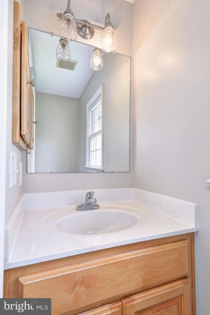 800 CANTEBERRY LN, SMITHFIELD, Virginia 23430, 4 Bedrooms Bedrooms, 8 Rooms Rooms,2 BathroomsBathrooms,Residential,For sale,800 CANTEBERRY LN,VAIW2000054 MLS # VAIW2000054