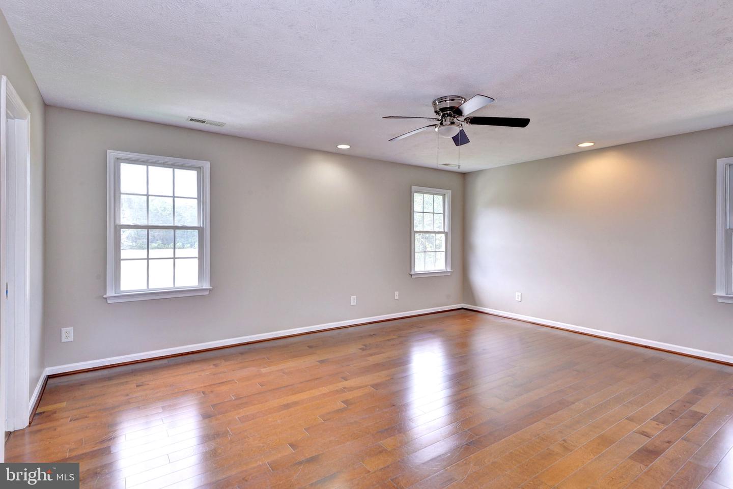 800 CANTEBERRY LN, SMITHFIELD, Virginia 23430, 4 Bedrooms Bedrooms, 8 Rooms Rooms,2 BathroomsBathrooms,Residential,For sale,800 CANTEBERRY LN,VAIW2000054 MLS # VAIW2000054