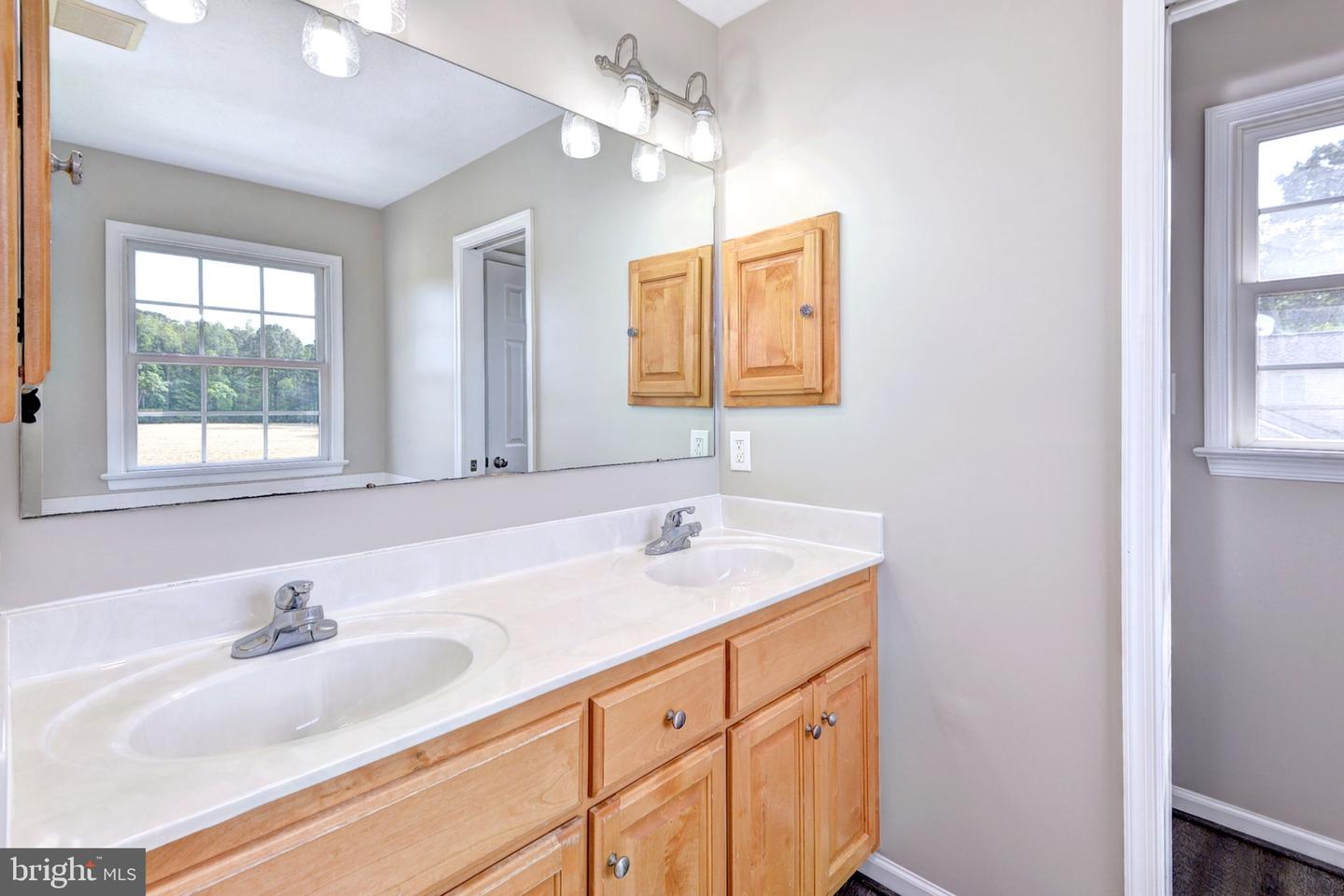 800 CANTEBERRY LN, SMITHFIELD, Virginia 23430, 4 Bedrooms Bedrooms, 8 Rooms Rooms,2 BathroomsBathrooms,Residential,For sale,800 CANTEBERRY LN,VAIW2000054 MLS # VAIW2000054