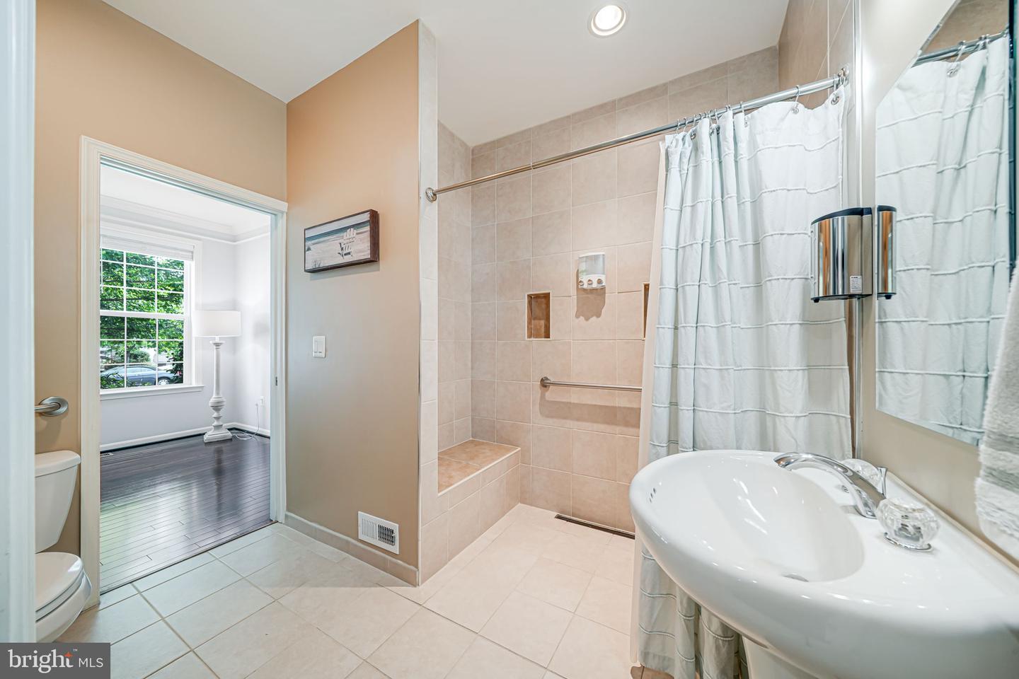 15202 JENNERETTE LN, WOODBRIDGE, Virginia 22193, 6 Bedrooms Bedrooms, ,4 BathroomsBathrooms,Residential,For sale,15202 JENNERETTE LN,VAPW2094354 MLS # VAPW2094354