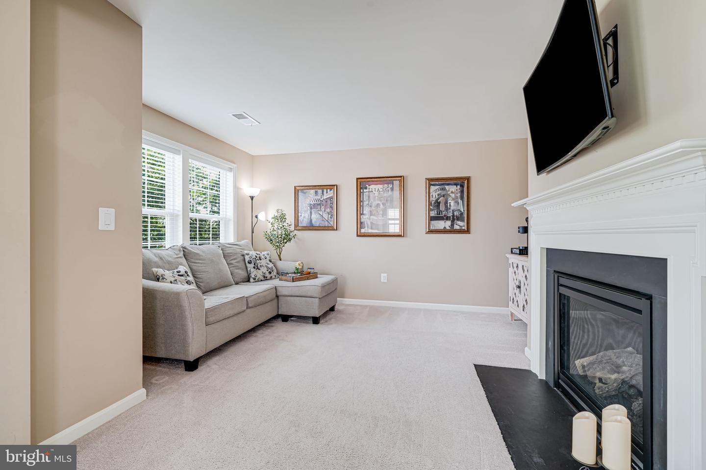 15202 JENNERETTE LN, WOODBRIDGE, Virginia 22193, 6 Bedrooms Bedrooms, ,4 BathroomsBathrooms,Residential,For sale,15202 JENNERETTE LN,VAPW2094354 MLS # VAPW2094354